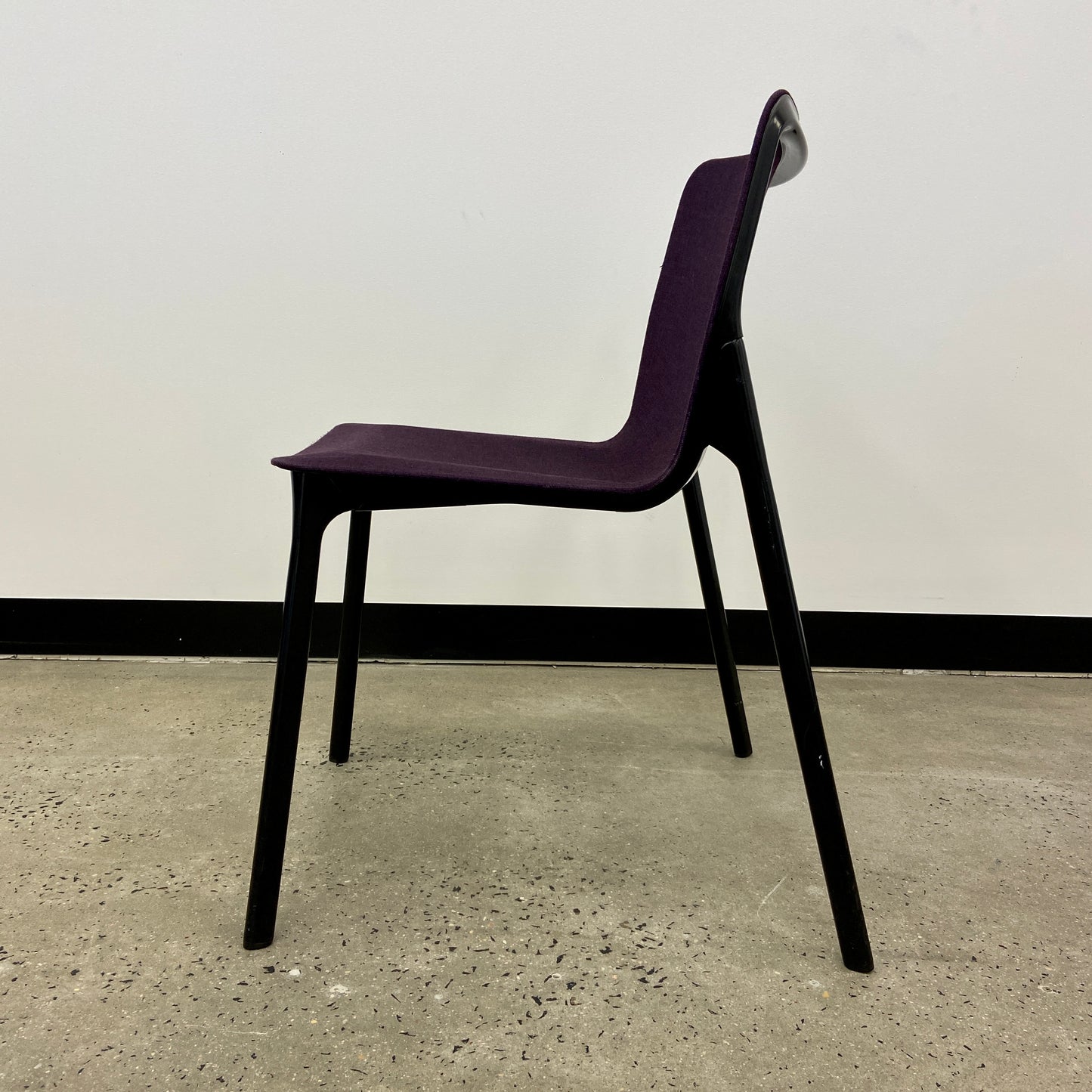 Wilkhahn Chassis Visitor Chair Purple