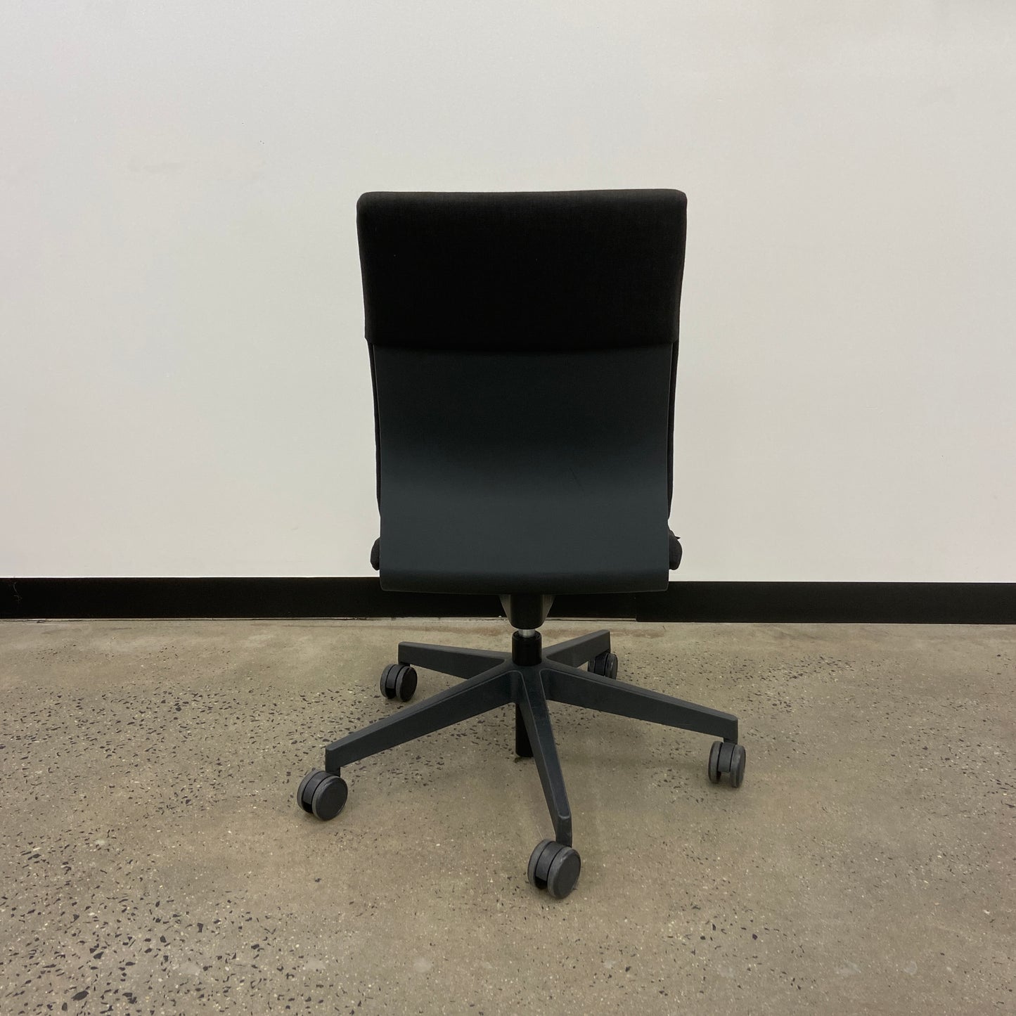 Wilkhahn Neos 181/6 Task Chair Charcoal