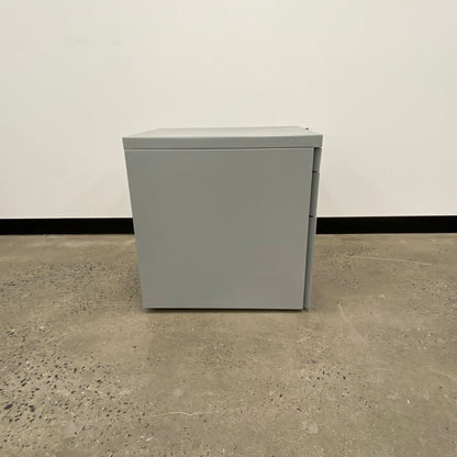 EliteBuilt Silver Pedestal on Wheels