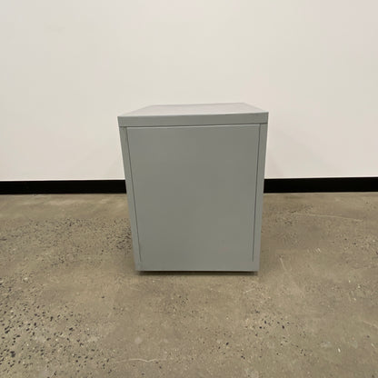 EliteBuilt Silver Pedestal on Wheels