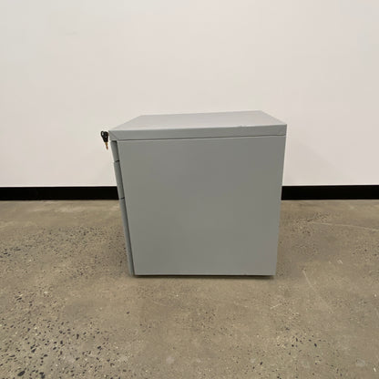 EliteBuilt Silver Pedestal on Wheels