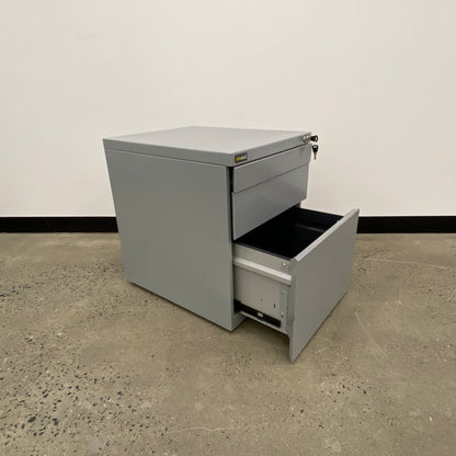 EliteBuilt Silver Pedestal on Wheels