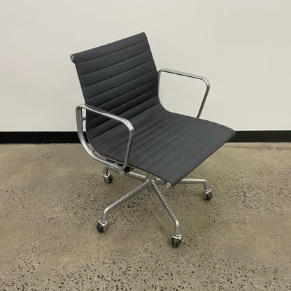 Herman Miller Eames Aluminium Group Management Chair Grey