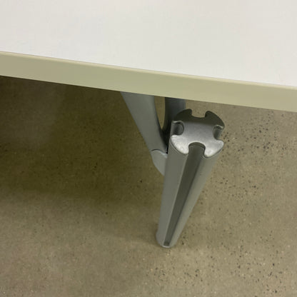 Methis Clover System 2x1 Bay Workstation with Partitions